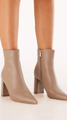 Nicoletta Boots - Almond