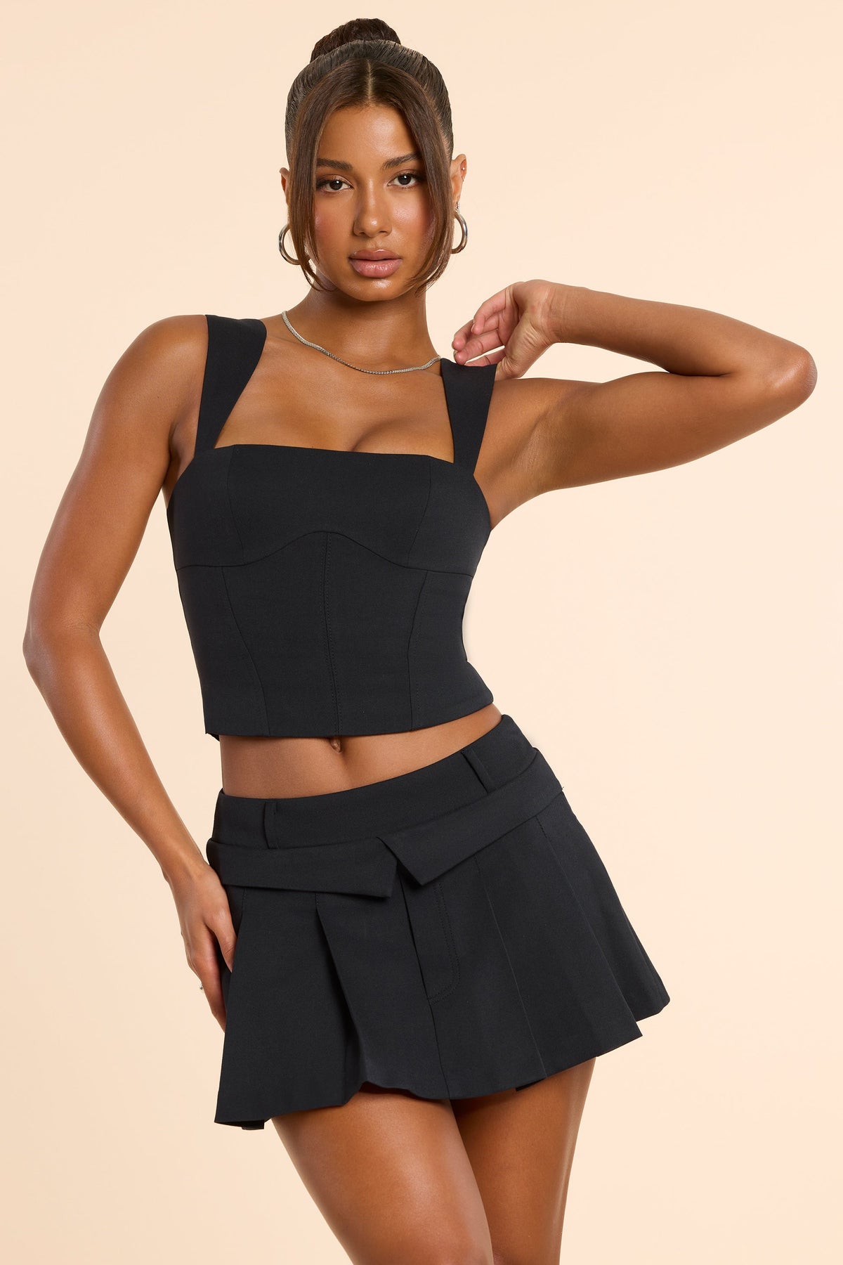 Maize-Brushed Twill Mid Rise Pleated Micro Mini Skirt in Black