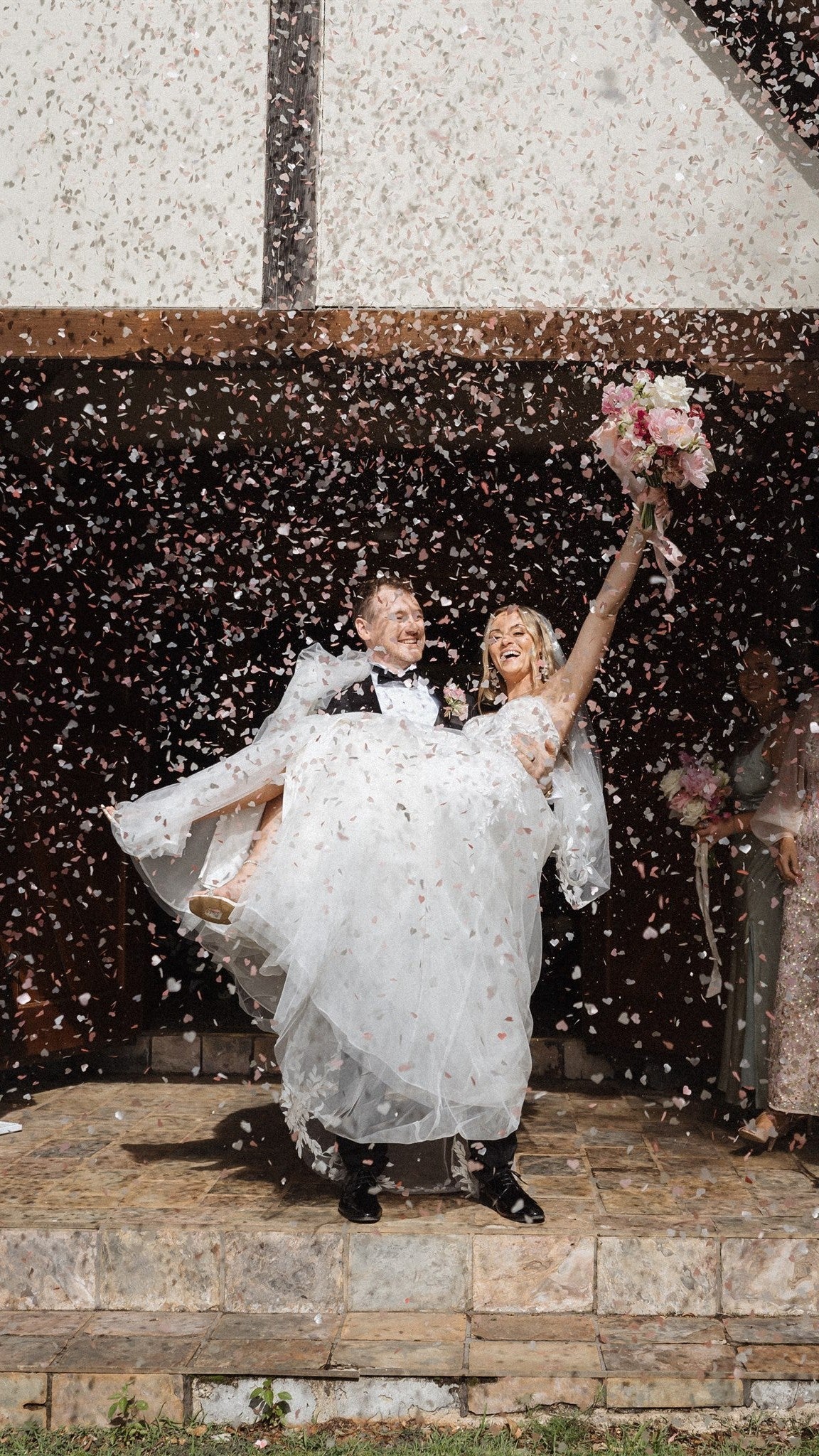 Biodegradable Confetti Cannon – Pink & White Hearts