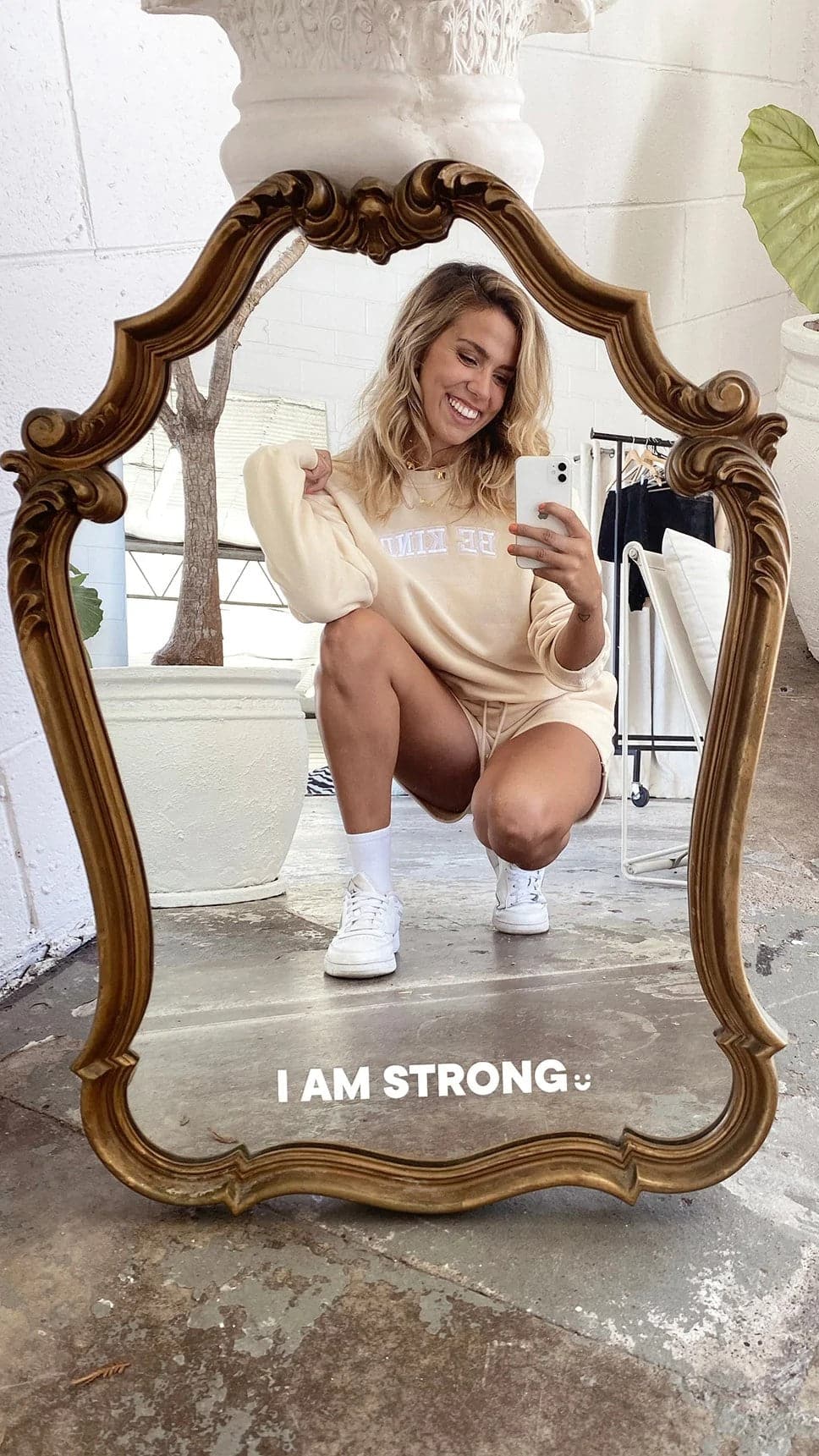 I Am Strong - Affirmation Mirror Sticker