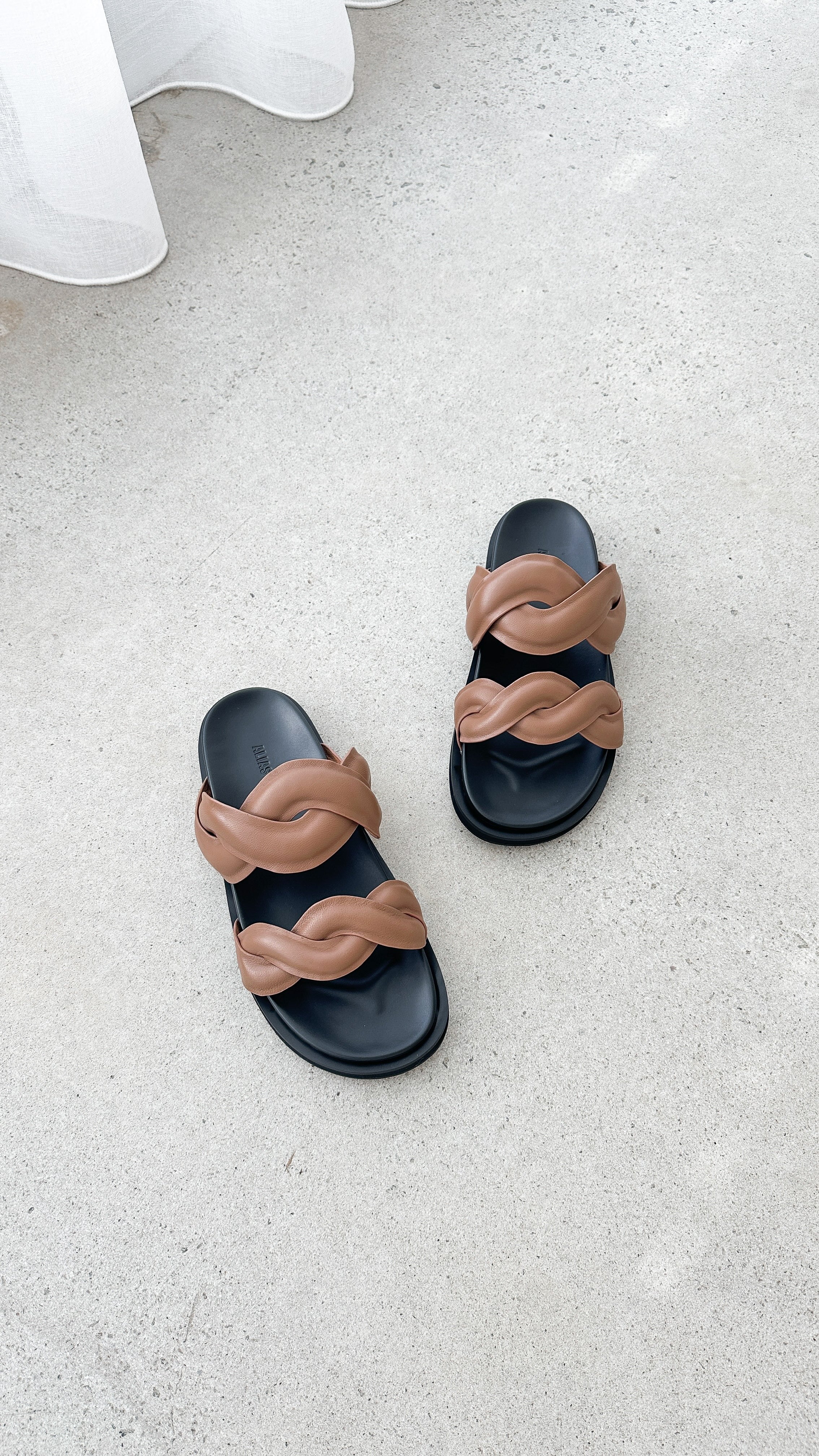 Pantone Slides - Pecan Leather