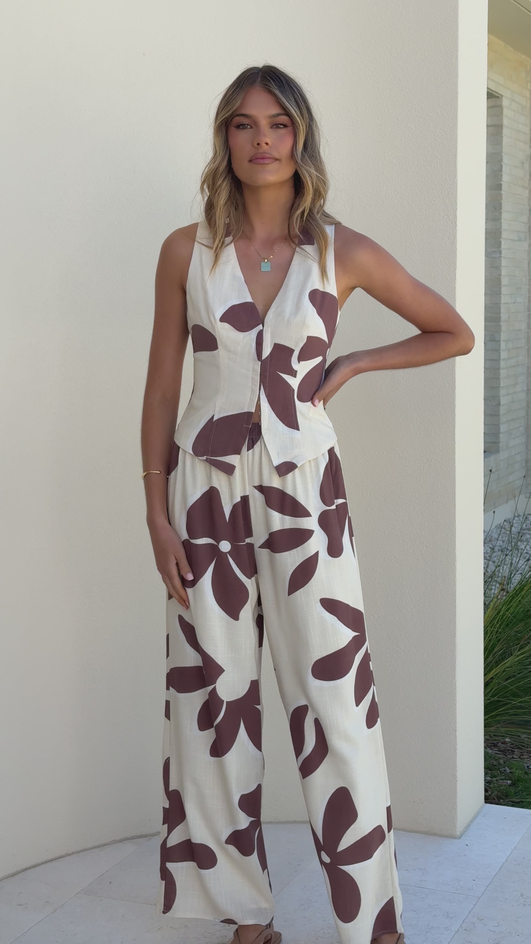 Brianne Linen Vest - Belle Femme