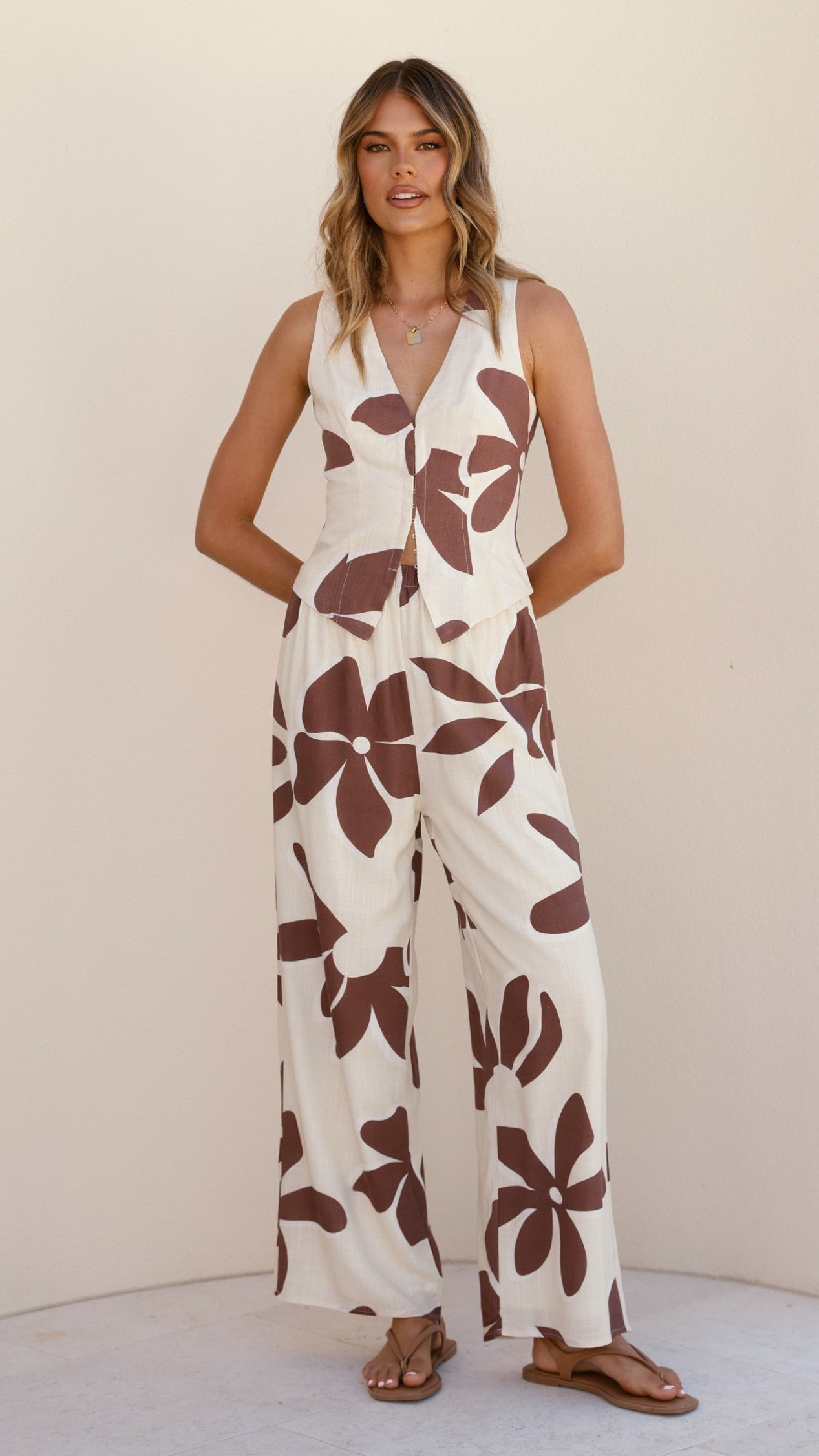 Brianne Linen Vest - Belle Femme