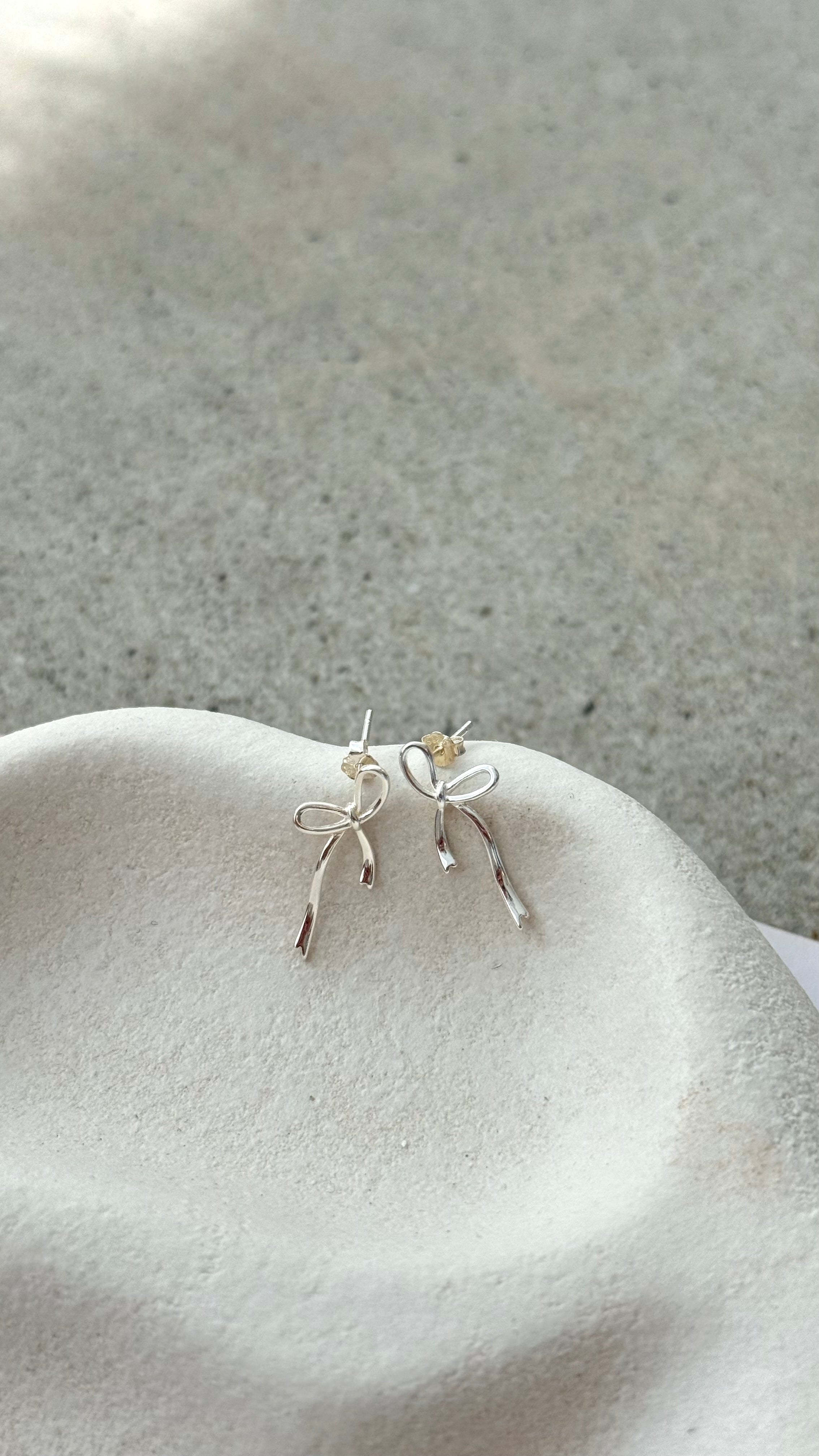 Velika Bow Earrings - Silver