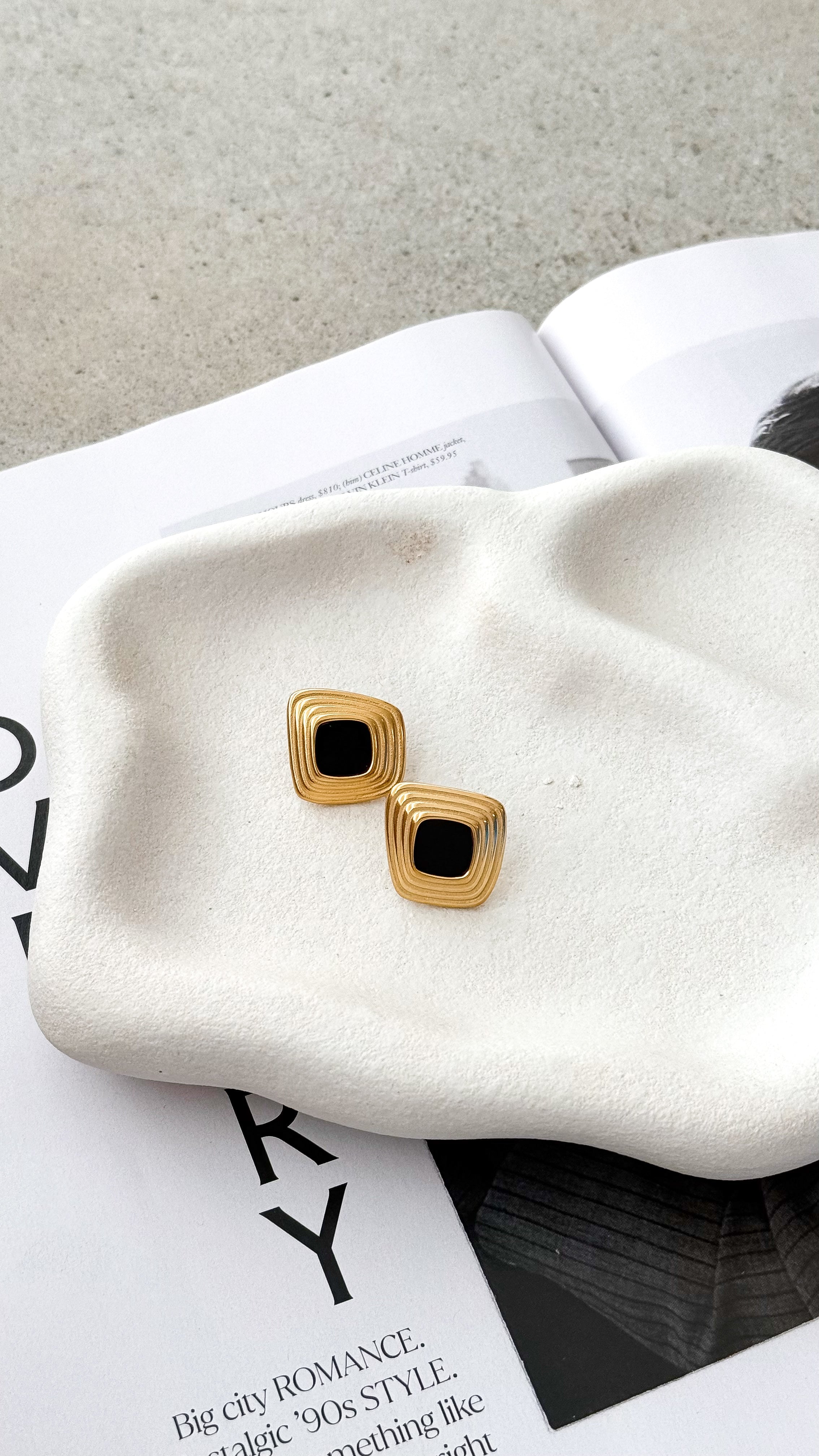 Bronnie Earrings - Gold / Black