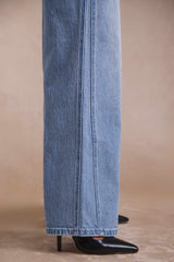 Jeylan-Low-Rise Wide-Leg Jeans in Vintage Wash