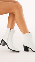 Leanora Boots - Ivory