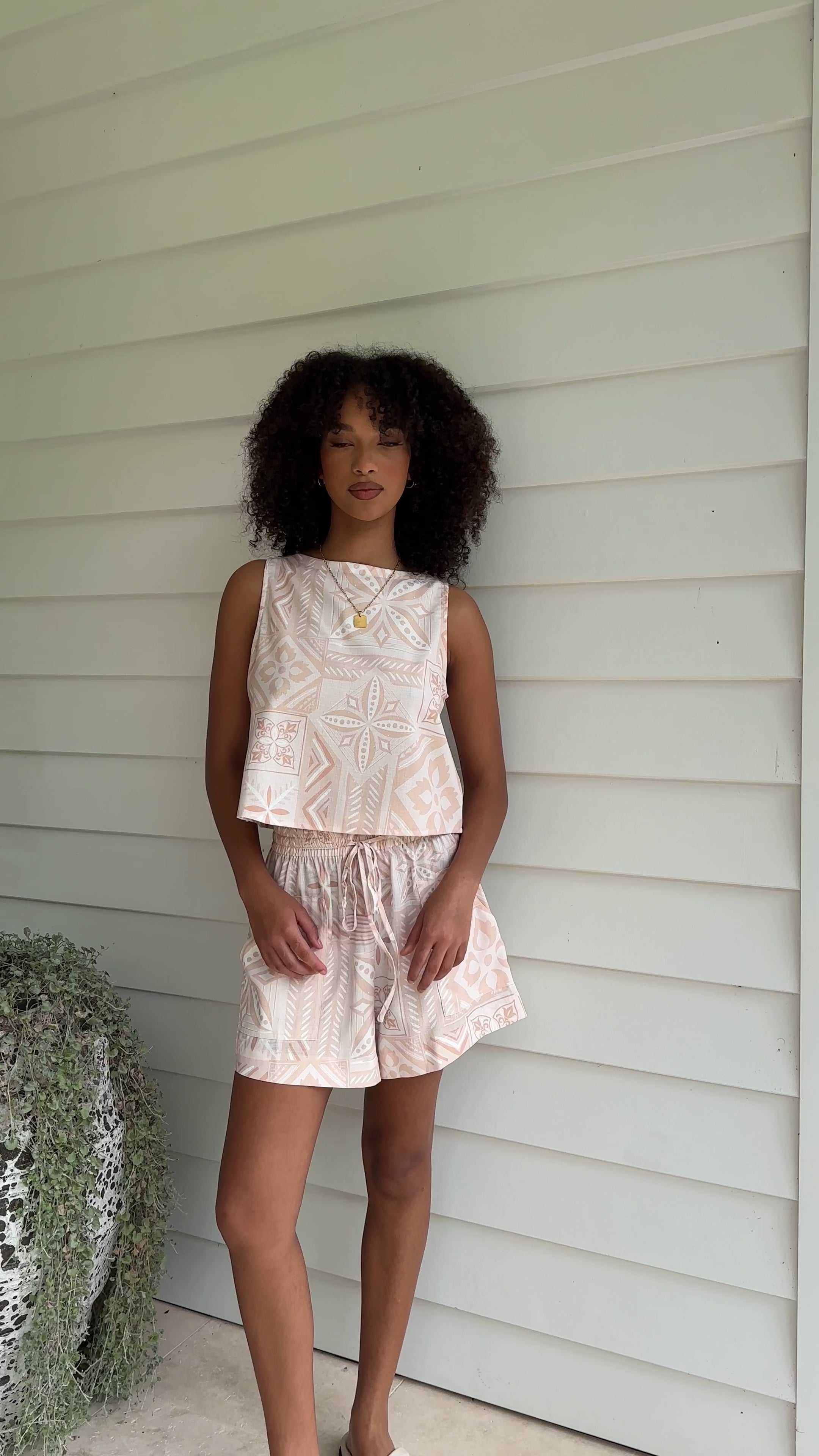Yanni Shorts - Beige Summer