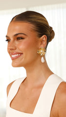 Yasma Earrings - Gold / Pearl