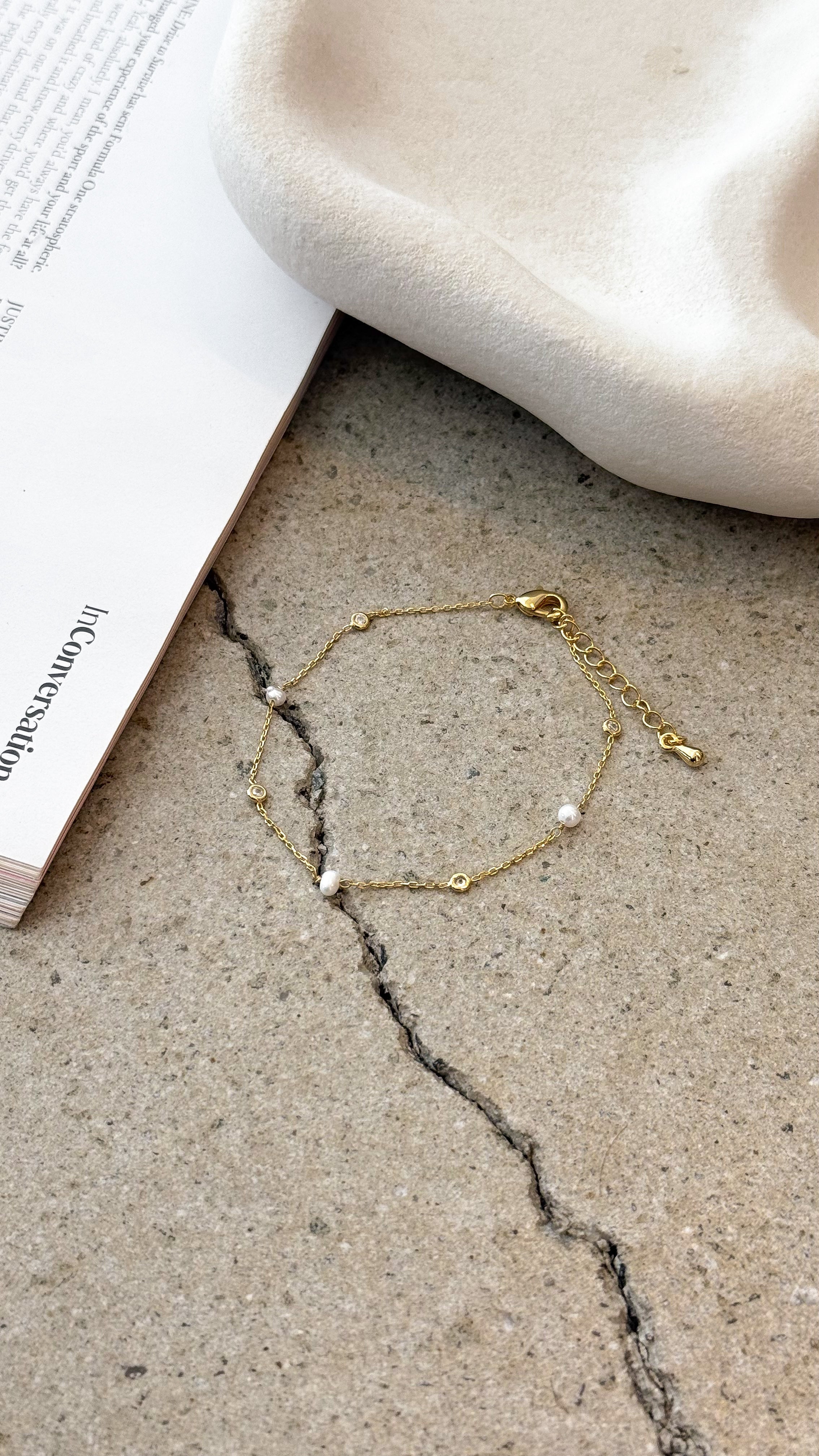 Nina Bracelet - Gold / Pearl
