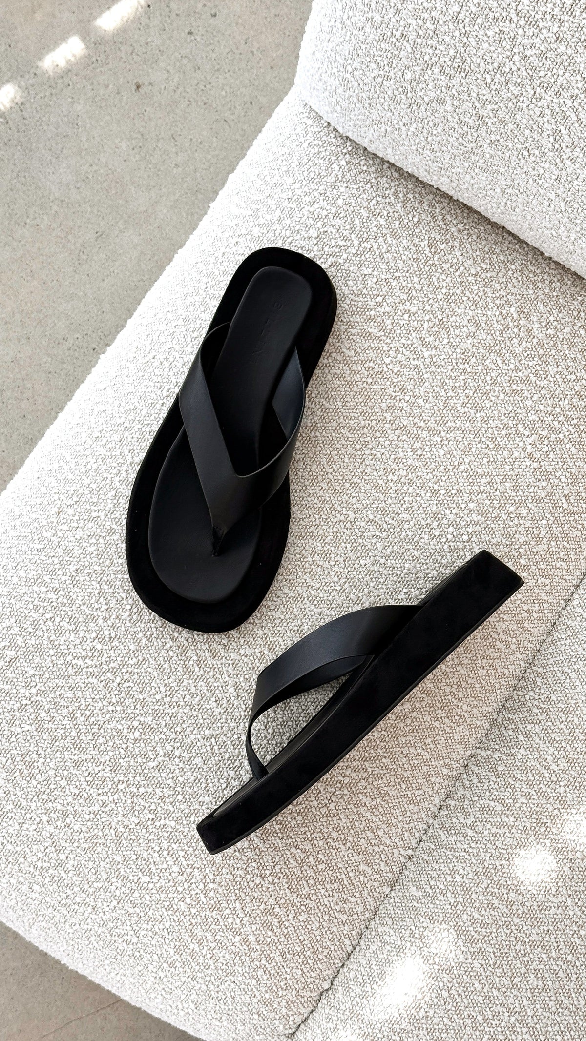 Yamira Thong - Black