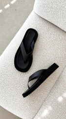 Yamira Thong - Black