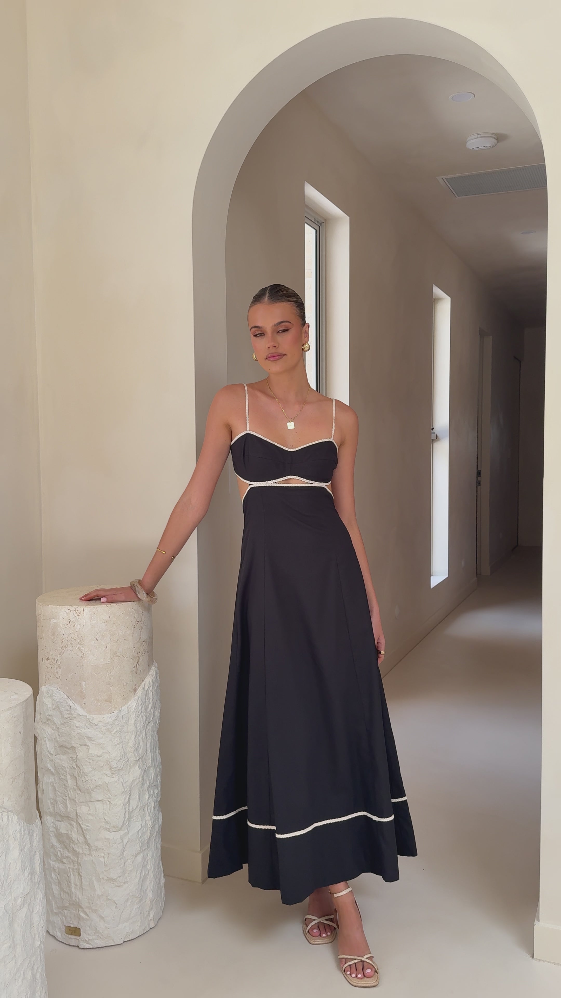 Nereda Maxi Dress - Black