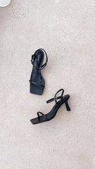Scarlet Heel - Black Leather